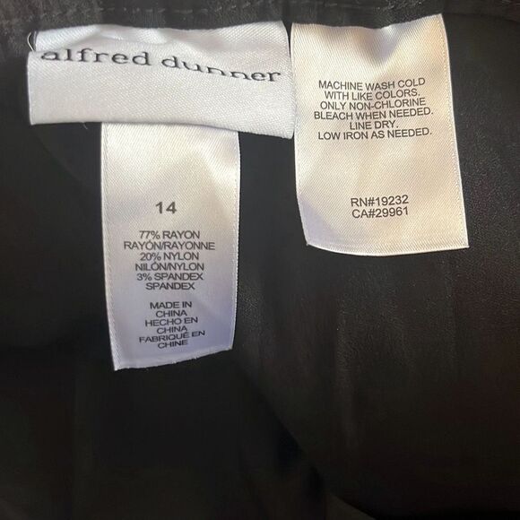 Alfred Dunner Black Rayon Blend Pull On Pants Size 14 Career Casual - Picture 3 of 3